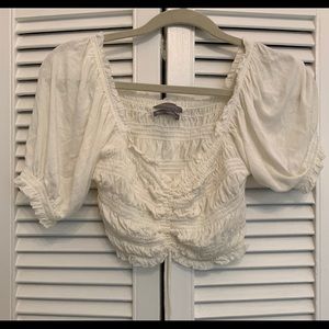 Romantic style, crop short sleeve shirt.